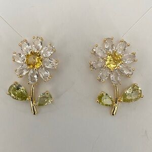 Daisy Floral Earrings in Gold Tone Yellow Green